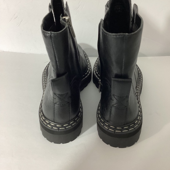 NW/BOX VINCE CAMUTO WOMAN 9.5M VC-POPINTA BLACK SOFT GOAT COMBAT ANKLE BOOTS - Picture 4 of 7